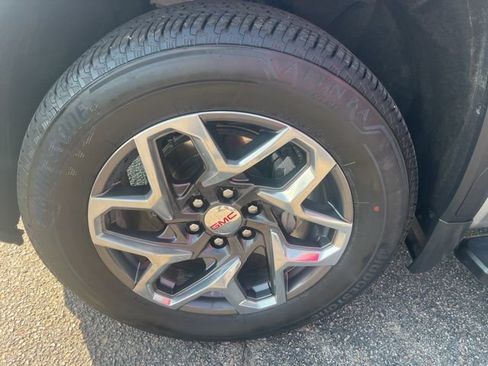 Used 2024 GMC Sierra 1500 SLT w/ SLT Premium Plus Package AWD/4WD image 23