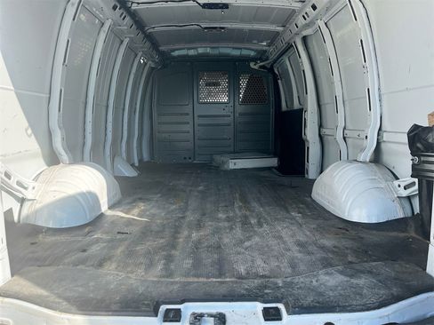 Used 2023 GMC Savana 2500 Extended w/ Driver Convenience Package image 22