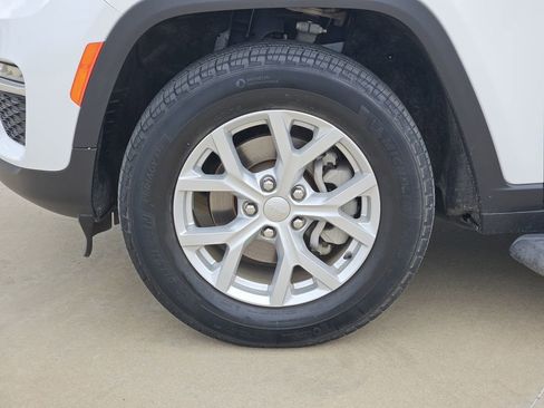 Used 2023 Jeep Grand Cherokee Limited w/ Trailer Tow Prep Group (B) RWD image 16