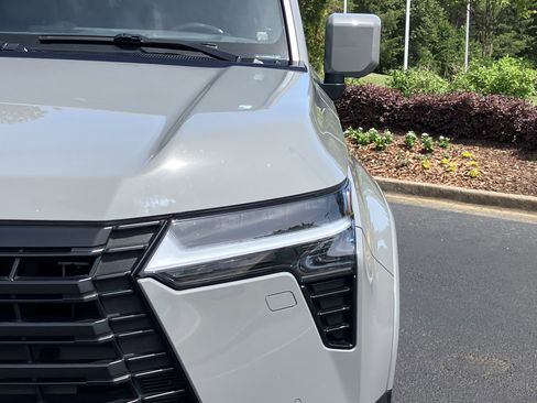 Used 2024 Lexus GX 550 w/ Accessory Package (2T) AWD/4WD image 5