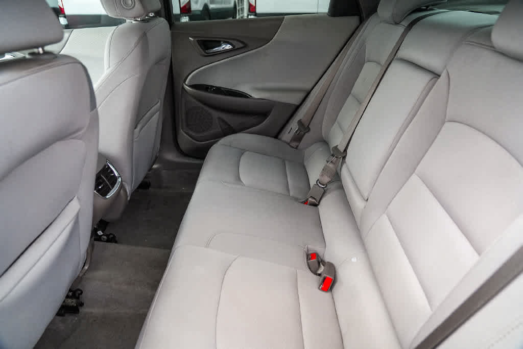 Used 2020 Chevrolet Malibu LT FWD image 18