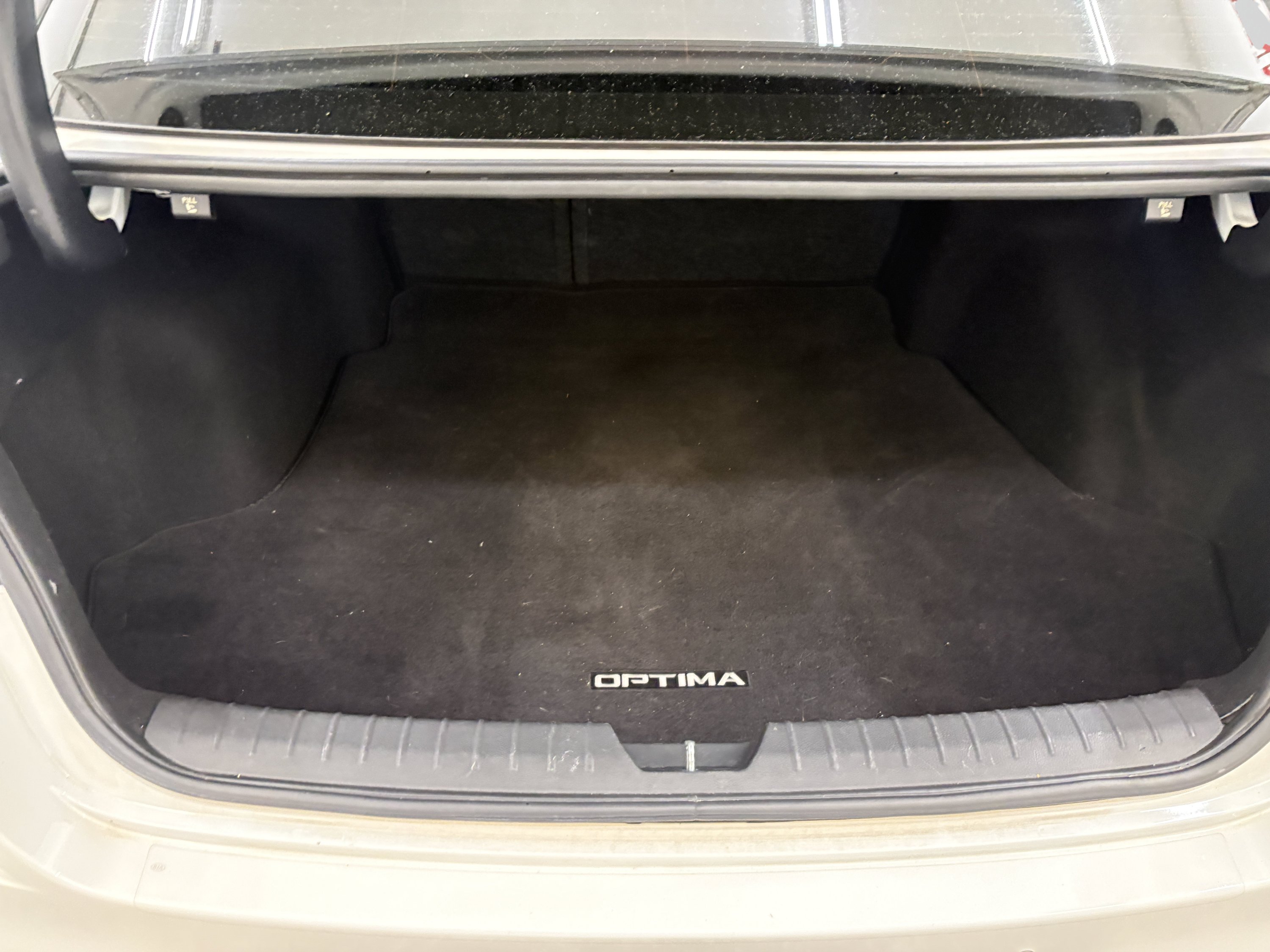 Used 2020 Kia Optima LX FWD image 9