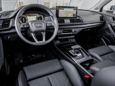 Certified 2025 Audi Q5 2.0T Premium Plus w/ Premium Plus Package image 7