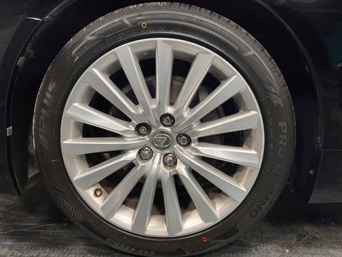 Used 2017 Lexus LS 460 w/ Comfort Package RWD image 37