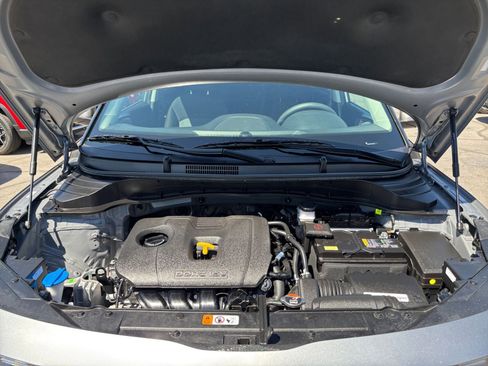 Used 2025 Kia Soul LX w/ LX Technology Package FWD image 31