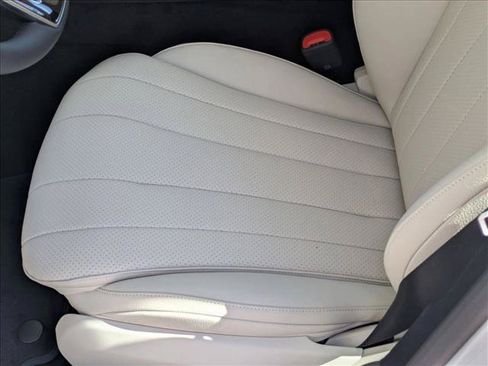 New 2026 Mercedes-Benz E 350 4MATIC Sedan image 4