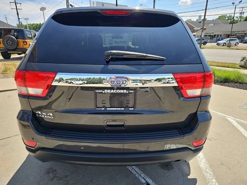 Used 2011 Jeep Grand Cherokee Laredo AWD/4WD image 12