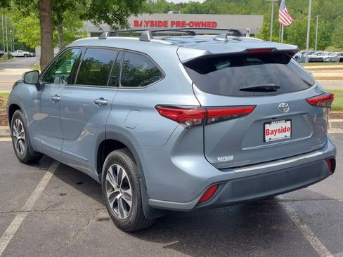 Used 2022 Toyota Highlander XLE AWD/4WD image 15