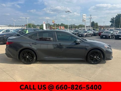 Used 2025 Toyota Camry SE FWD image 5