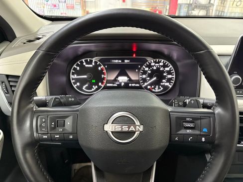 Used 2025 Nissan Rogue SV AWD/4WD image 29