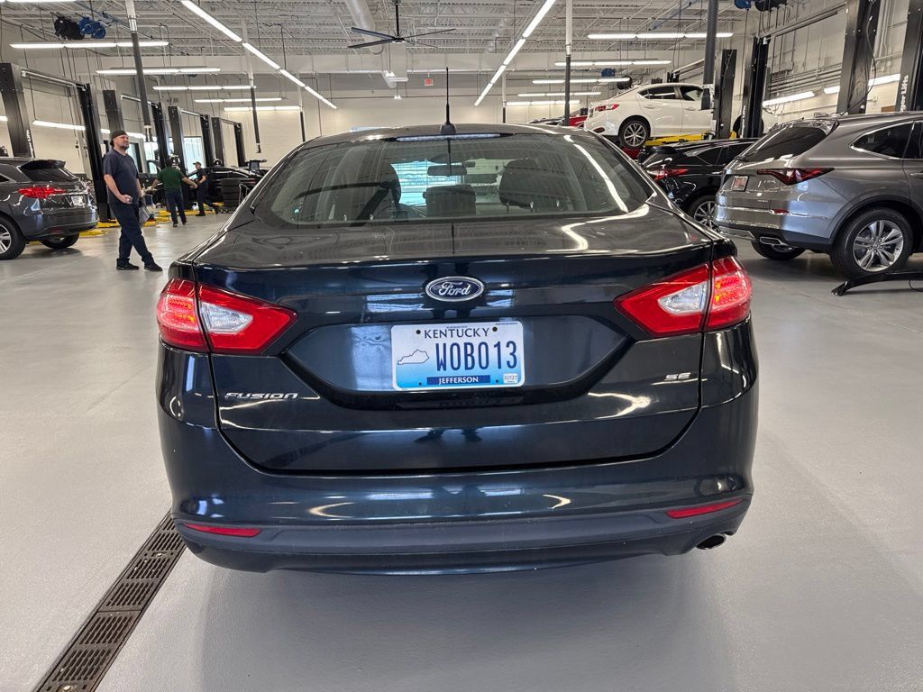 Used 2014 Ford Fusion SE FWD image 6