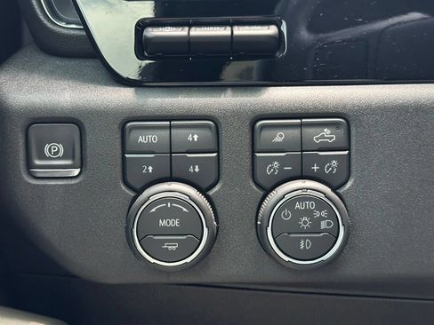 Used 2026 Chevrolet Silverado 2500 ZR2 w/ LPO, Dark Essentials Package AWD/4WD image 39