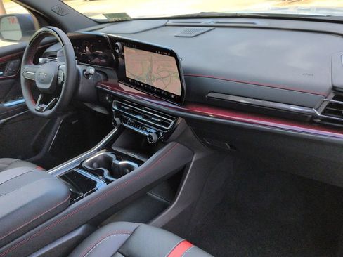 Used 2026 Chevrolet Traverse RS FWD image 27