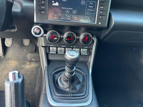 Used 2023 Toyota GR86 RWD image 12