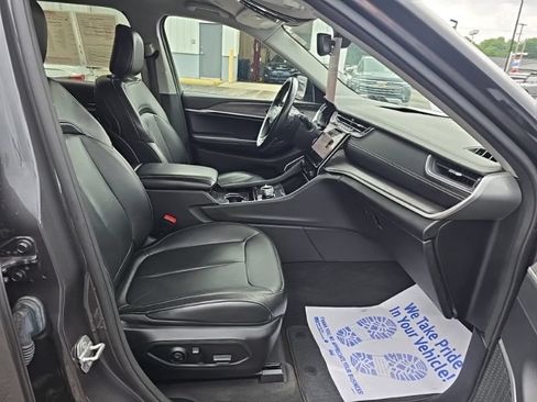 Used 2021 Jeep Grand Cherokee L Limited AWD/4WD image 34