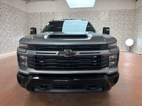 Used 2024 Chevrolet Silverado 2500 Custom w/ Custom Value Package AWD/4WD image 2