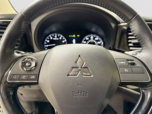 Used 2020 Mitsubishi Outlander SE image 13