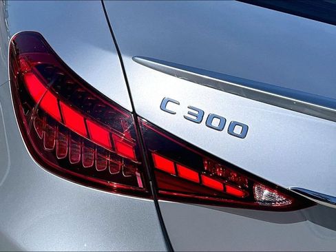 Used 2022 Mercedes-Benz C 300 4MATIC Sedan image 40