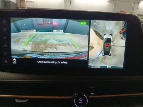 Used 2024 Nissan Ariya AWD image 20