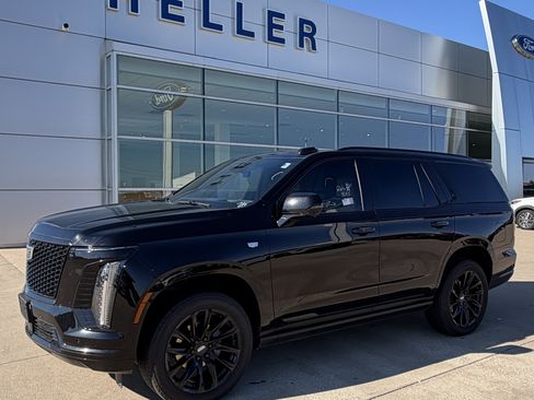 Used 2026 Cadillac Escalade Sport w/ LPO, ONYX Package AWD/4WD image 3