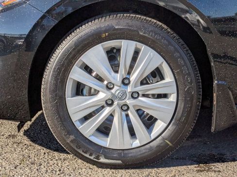 New 2025 Nissan Sentra S image 9