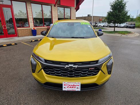 Used 2024 Chevrolet Trax RS FWD image 2
