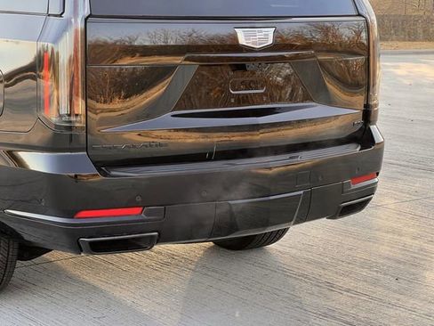 Certified 2025 Cadillac Escalade ESV Sport Platinum w/ LPO, ONYX Package image 6