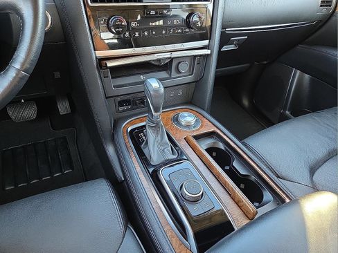 Used 2024 Nissan Armada SL w/ Captain's Chairs Package AWD/4WD image 25