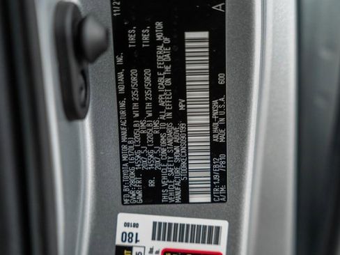 Certified 2022 Toyota Sienna XSE image 41