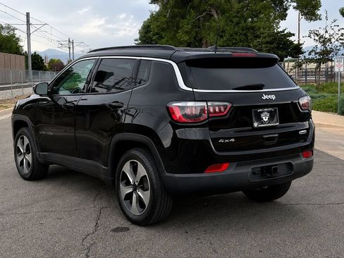 Used 2017 Jeep Compass Latitude w/ Popular Equipment Group AWD/4WD image 3