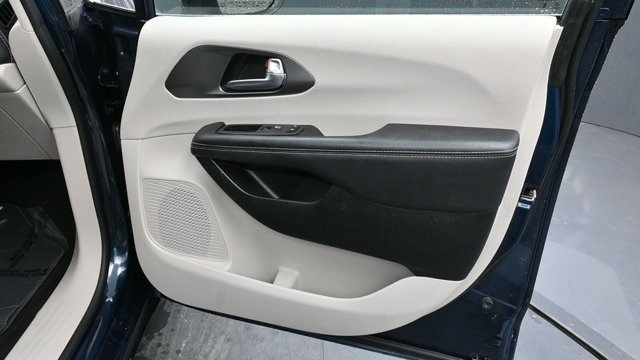 Used 2021 Nissan Rogue SV AWD/4WD image 10