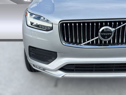 Used 2020 Volvo XC90 T6 Momentum w/ Protection Package Premier image 11