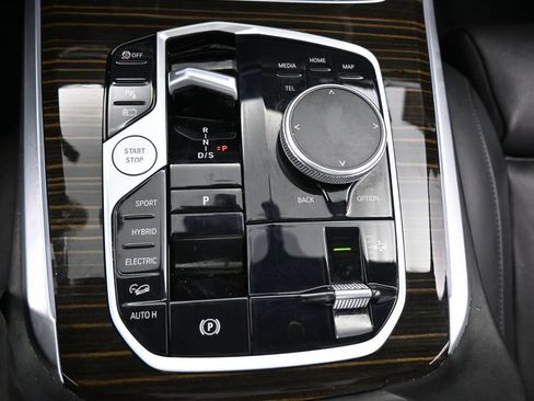 Used 2025 BMW X5 xDrive50e AWD/4WD image 24