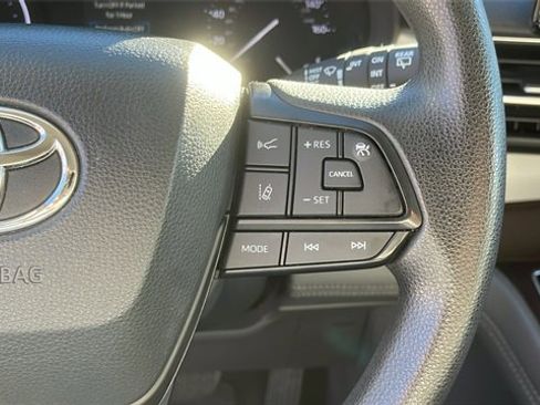 Certified 2022 Toyota Sienna LE image 12