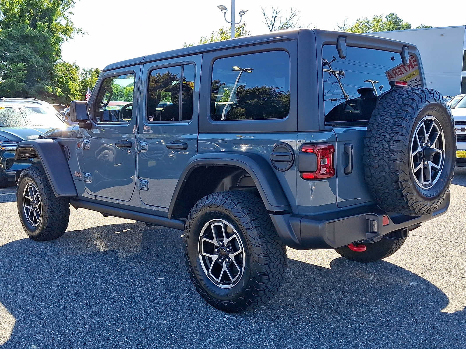 Used 2026 Jeep Wrangler Unlimited Rubicon AWD/4WD image 4