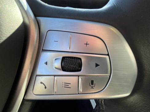 Used 2024 BMW X7 xDrive40i w/ Premium Package image 21