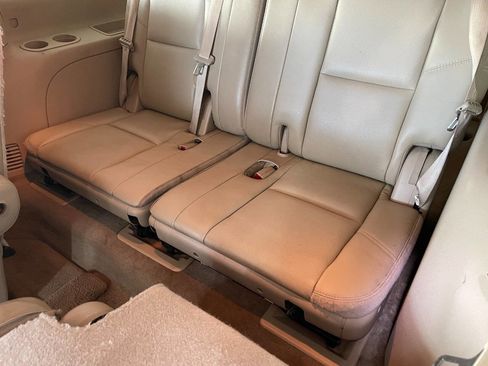 Used 2010 GMC Yukon XL SLT image 23