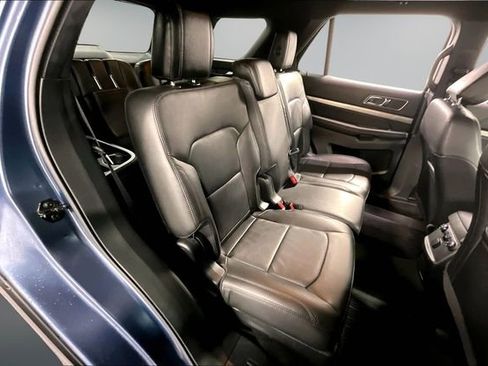 Used 2018 Ford Explorer XLT w/ Equipment Group 202A AWD/4WD image 24