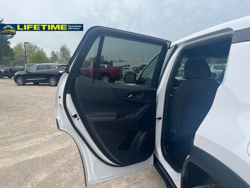 Used 2025 Chevrolet Equinox LT FWD image 28