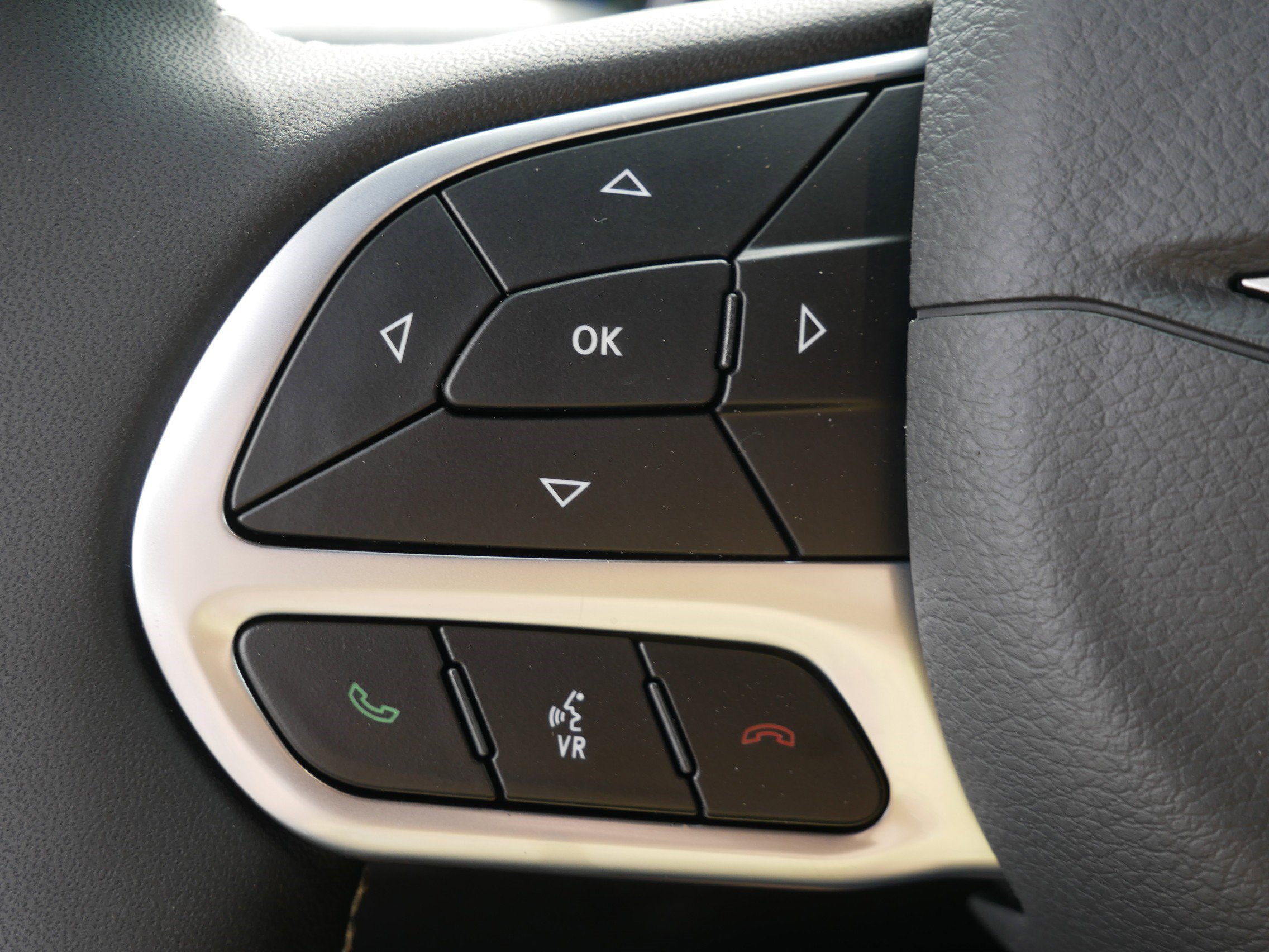 New 2027 Chrysler Pacifica Select FWD image 15