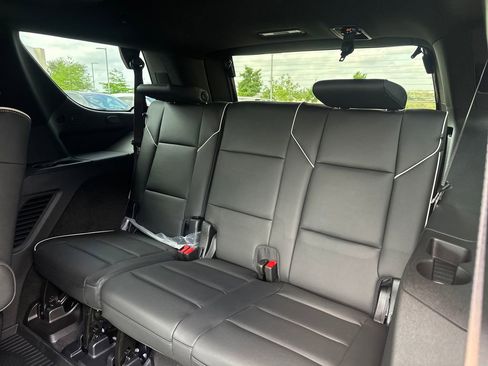 New 2026 Cadillac Escalade Luxury w/ LPO, Floor Liner Package AWD/4WD image 40