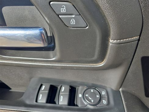 Used 2023 Chevrolet Silverado 2500 LT image 28