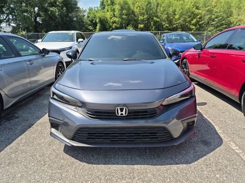 Used 2023 Honda Civic Sport image 2