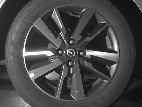 Used 2025 Nissan Versa SV FWD image 15