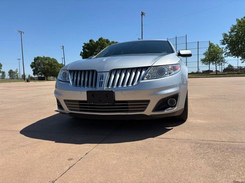 Used 2012 Lincoln MKS AWD image 4