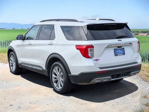 Certified 2023 Ford Explorer XLT w/ Equipment Group 202A AWD/4WD image 4