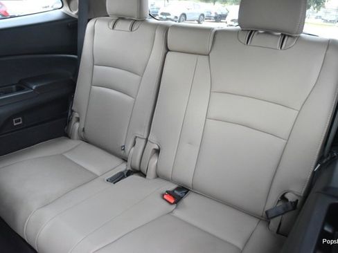 Used 2020 Honda Pilot Touring image 14