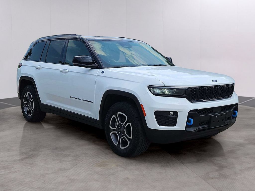 Used 2024 Jeep Grand Cherokee Trailhawk AWD/4WD image 32