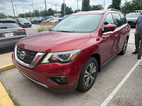 Used 2017 Nissan Pathfinder SL w/ SL Premium Package AWD/4WD image 2