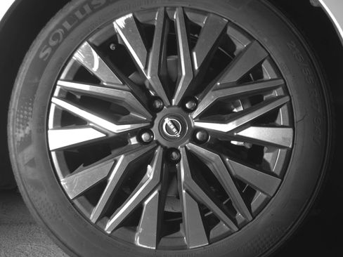 Used 2025 Nissan Altima 2.5 SV image 13